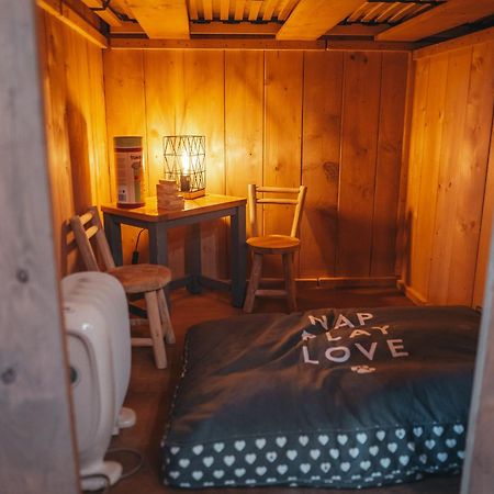 Cosy Forest Lodge Penrhos  Extérieur photo