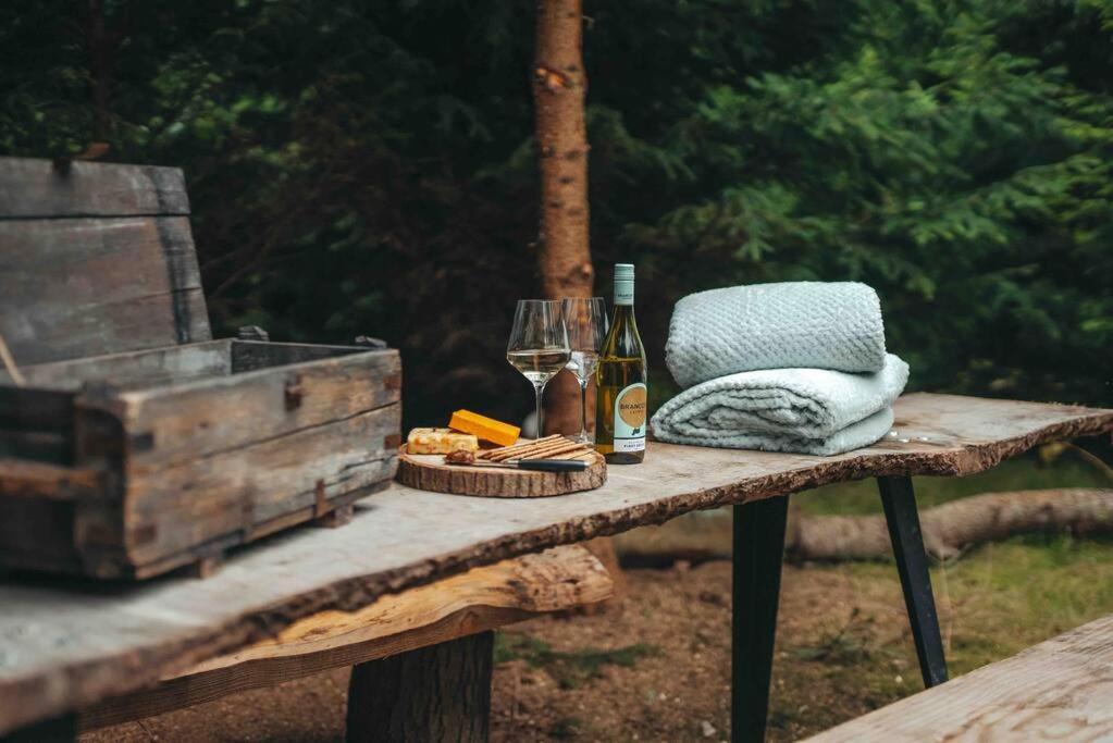 Cosy Forest Lodge Penrhos  Extérieur photo