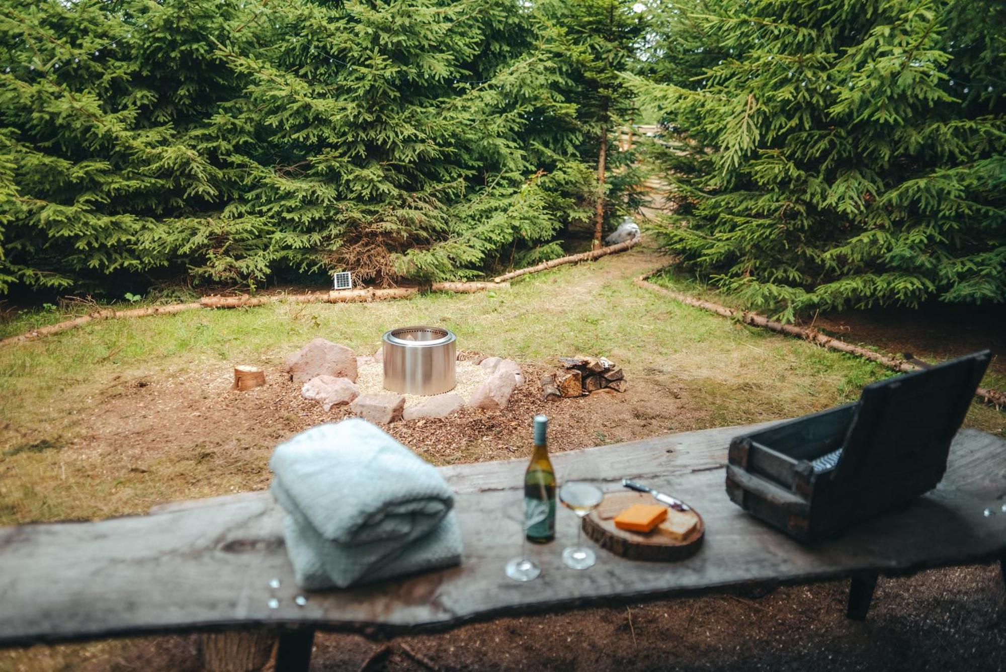 Cosy Forest Lodge Penrhos  Extérieur photo