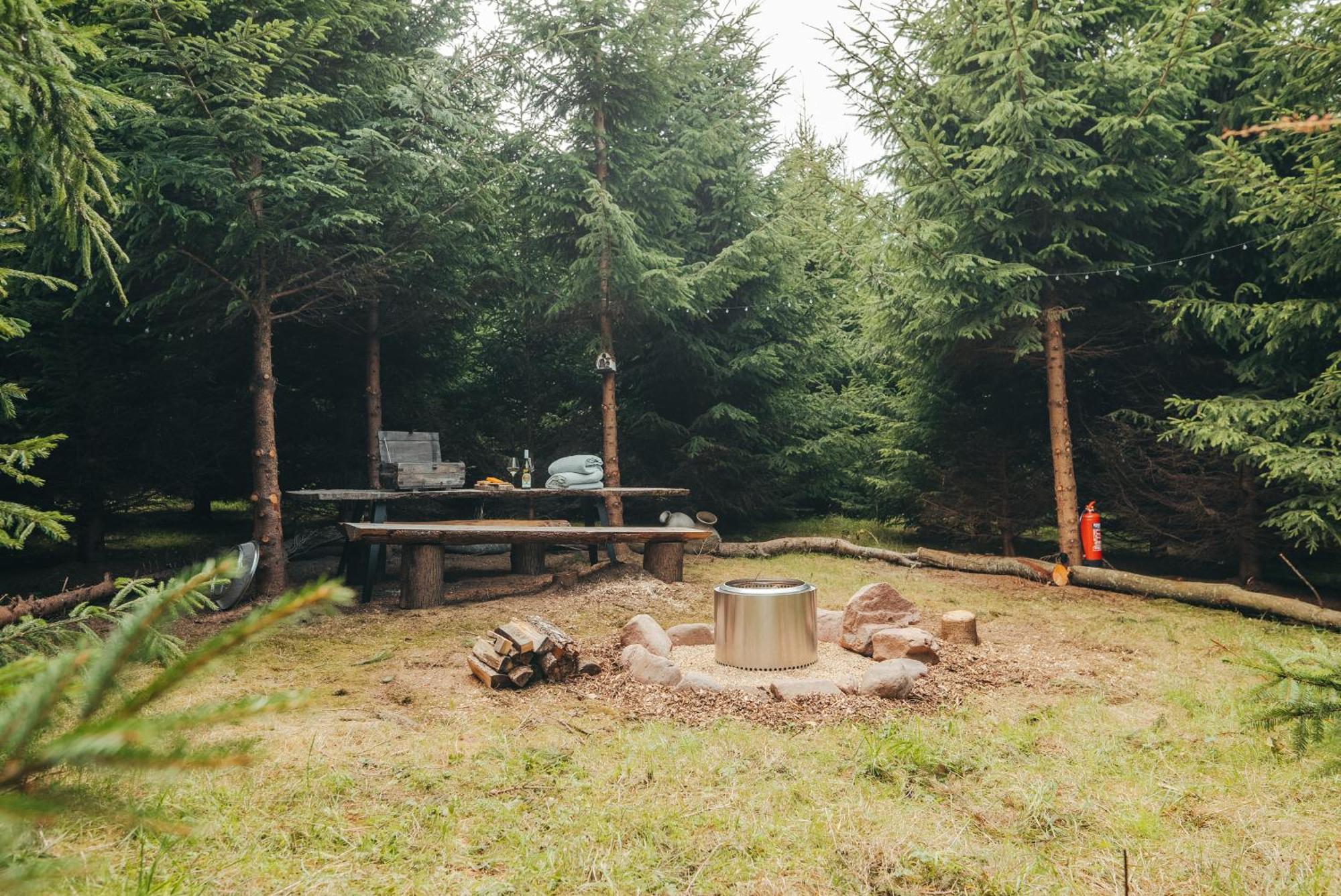 Cosy Forest Lodge Penrhos  Extérieur photo
