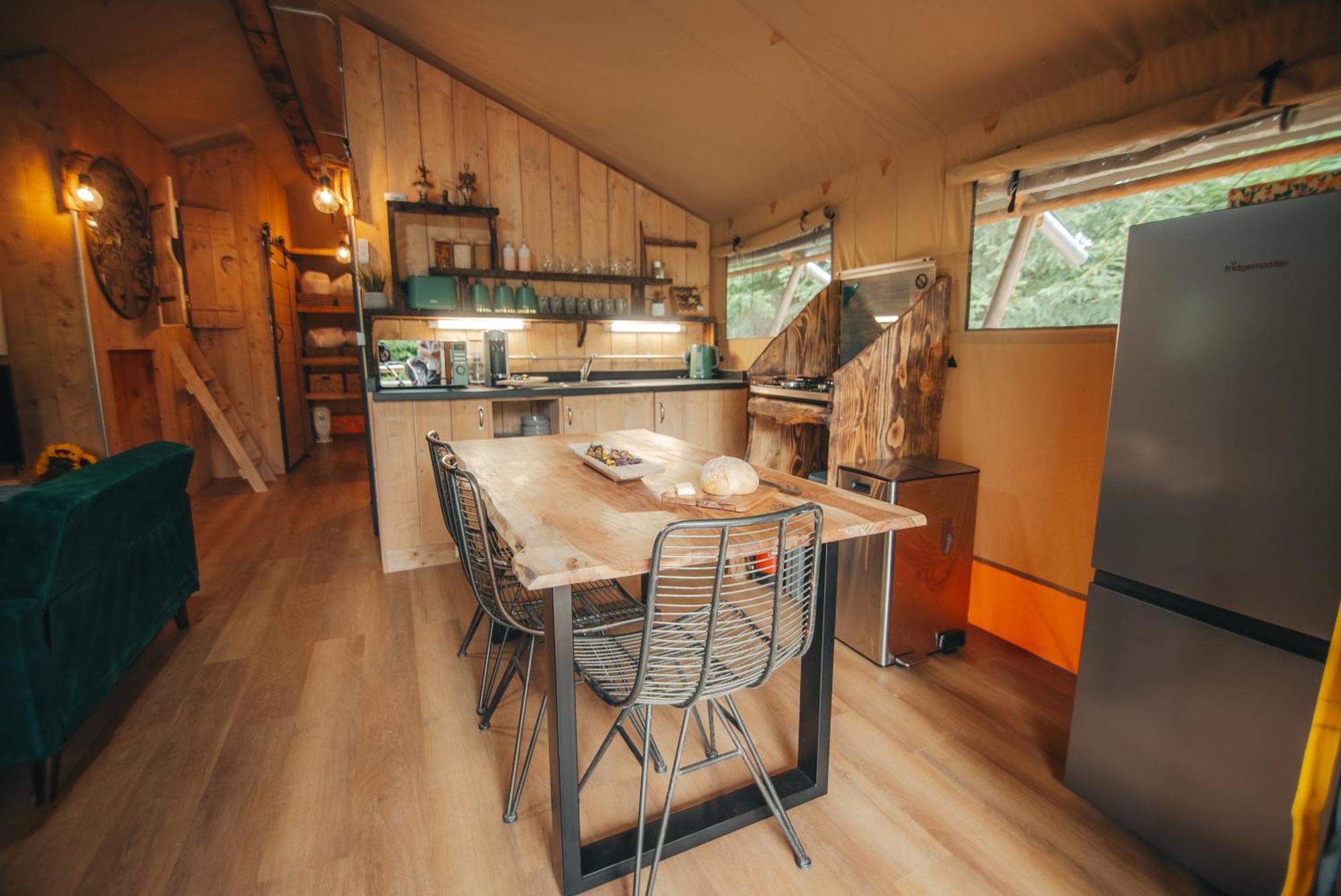 Cosy Forest Lodge Penrhos  Extérieur photo